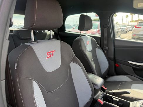 Used 2016 Ford Focus ST FWD image 28