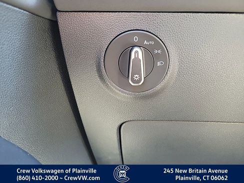 New 2026 Volkswagen Taos SE image 10