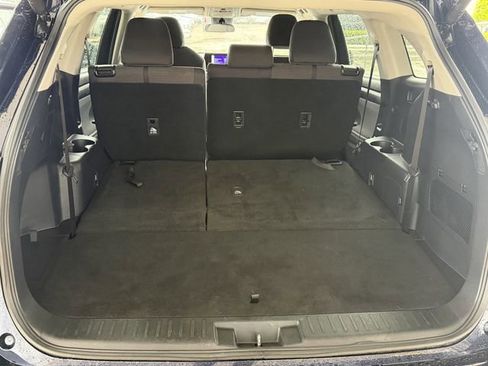 Certified 2025 Toyota Highlander LE image 24