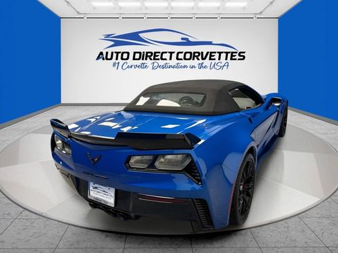Used 2015 Chevrolet Corvette Z06 w/ 3LZ Preferred Equipment Group RWD image 30