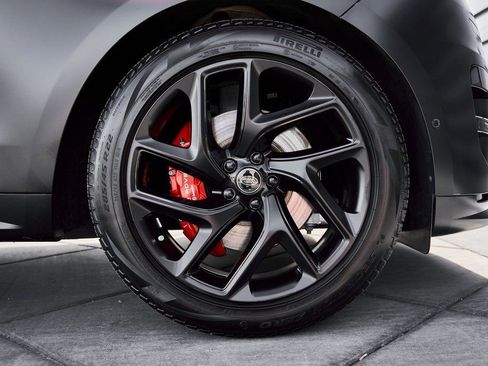 Used 2025 Land Rover Range Rover Sport Dynamic SE image 19