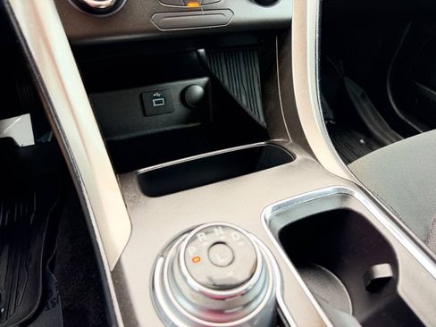 Used 2018 Ford Fusion SE FWD image 36