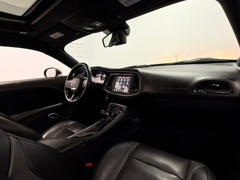 Used 2022 Dodge Challenger SXT w/ Plus Package image 22