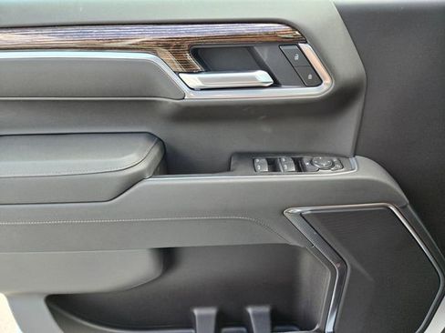 New 2026 GMC Sierra 1500 SLE w/ Preferred Package RWD image 11