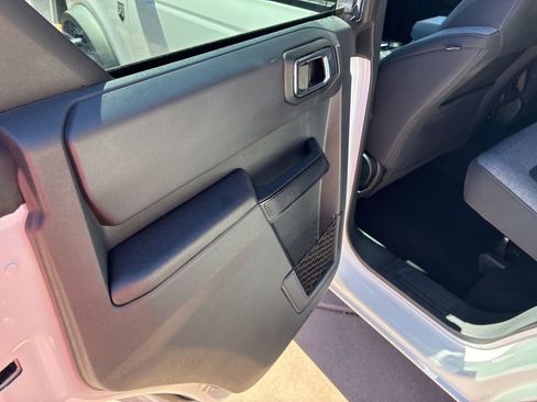Used 2025 Ford Bronco Big Bend image 14