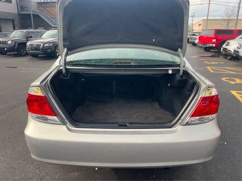Used 2006 Toyota Camry XLE image 12