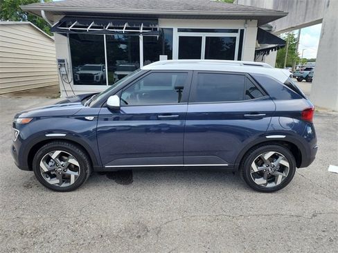 New 2025 Hyundai Venue Limited image 5