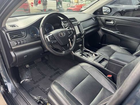 Used 2017 Toyota Camry XLE w/ Moonroof Package image 13