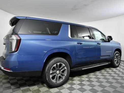 New 2026 Chevrolet Suburban LT w/ Comfort Package image 10