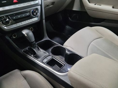 Used 2019 Hyundai Sonata SE FWD image 26