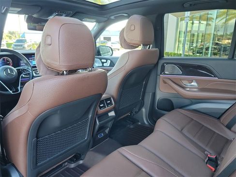 Used 2025 Mercedes-Benz GLE 450e 4MATIC image 17