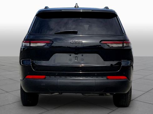 Used 2024 Jeep Grand Cherokee L Altitude image 5