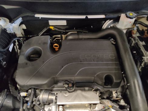 Used 2021 Chevrolet Equinox LT FWD image 30