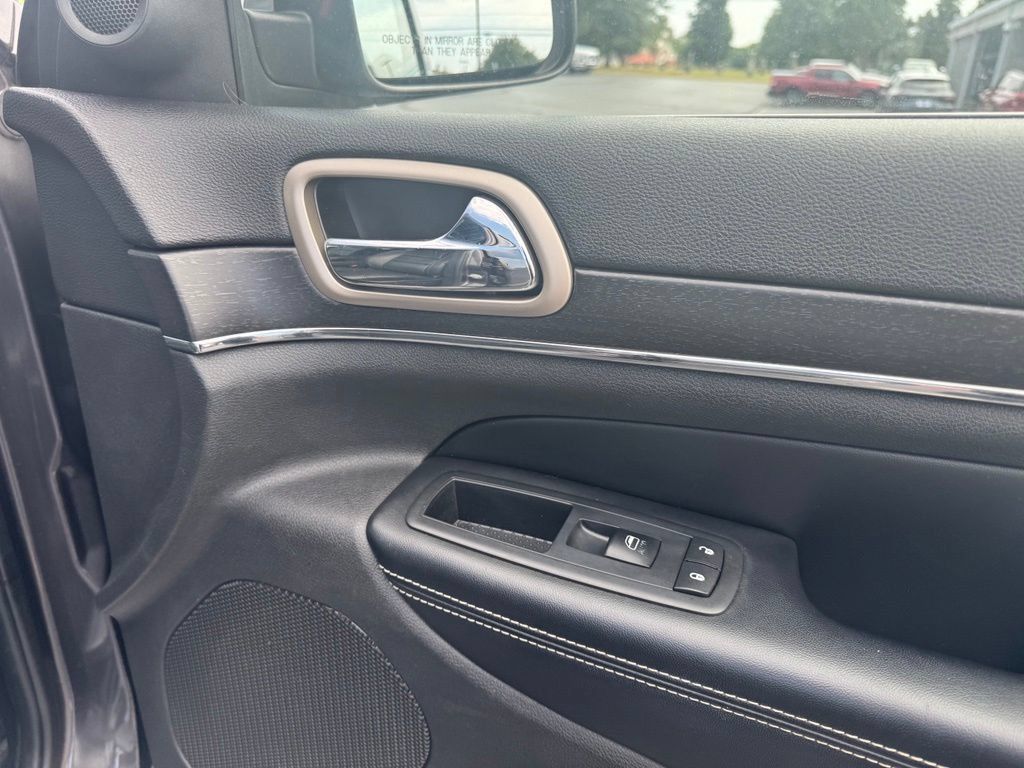 Used 2015 Jeep Grand Cherokee Limited AWD/4WD image 17