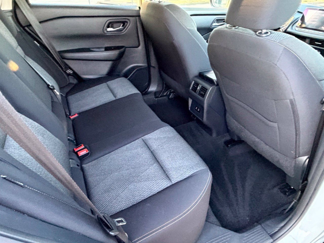 Certified 2024 Nissan Rogue SV FWD image 35