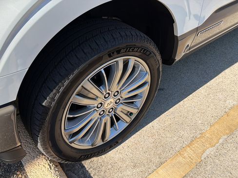 Used 2025 Ford F150 King Ranch AWD/4WD image 5
