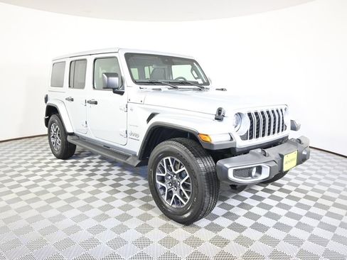 Used 2024 Jeep Wrangler Unlimited Sahara w/ Safety Group AWD/4WD image 9