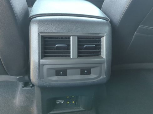 Certified 2020 Volkswagen Atlas Cross Sport SEL Premium image 31