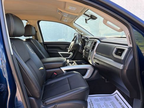 Used 2018 Nissan Titan PRO-4X w/ Pro-4x Utility Package AWD/4WD image 11