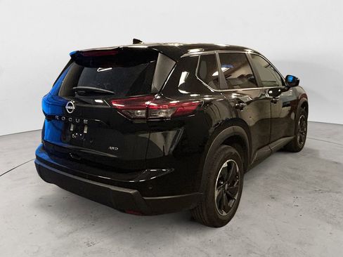 Used 2025 Nissan Rogue SV AWD/4WD image 6
