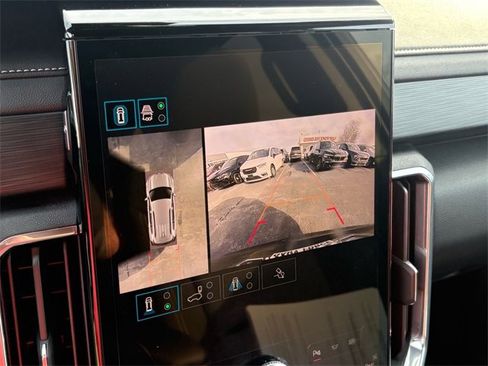 Used 2025 GMC Acadia Elevation image 11