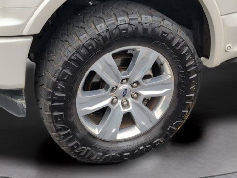 Used 2018 Ford F150 Platinum w/ Equipment Group 701A Luxury AWD/4WD image 37