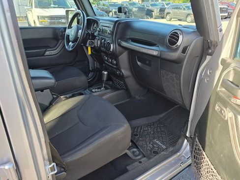 Used 2018 Jeep Wrangler Unlimited Sport S image 28