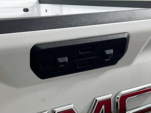 Used 2026 GMC Sierra 1500 SLT AWD/4WD image 27