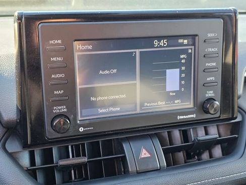 Used 2022 Toyota RAV4 LE image 22