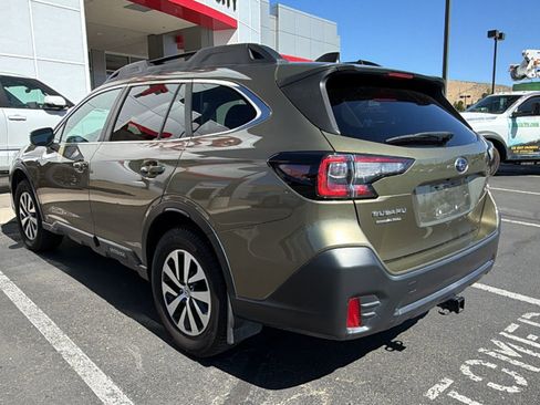 Used 2021 Subaru Outback Premium AWD/4WD image 3