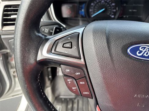 Used 2019 Ford Fusion SEL FWD image 22