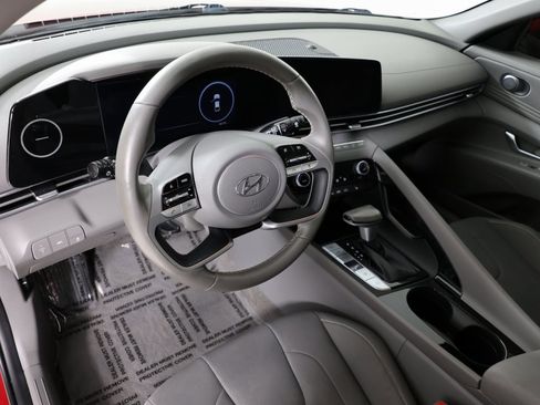 Used 2023 Hyundai Elantra SEL w/ Convenience Package image 20