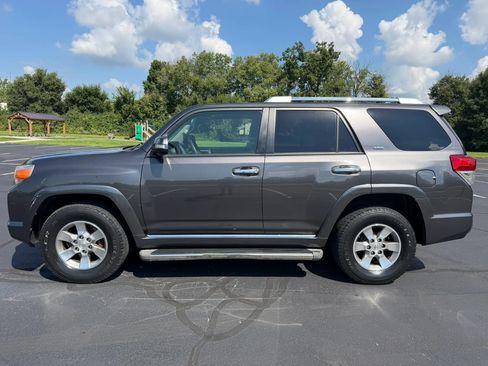 Used 2011 Toyota 4Runner SR5 w/ Convenience Pkg AWD/4WD image 3