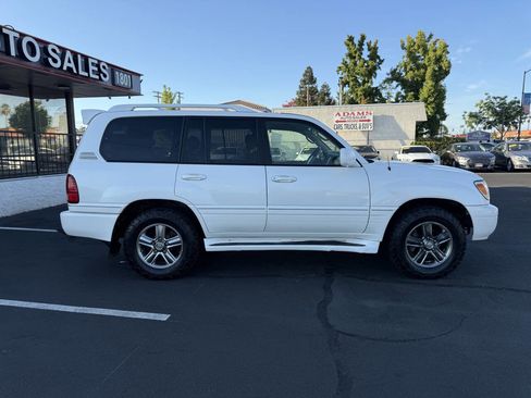 Used 2006 Lexus LX 470 4WD image 2