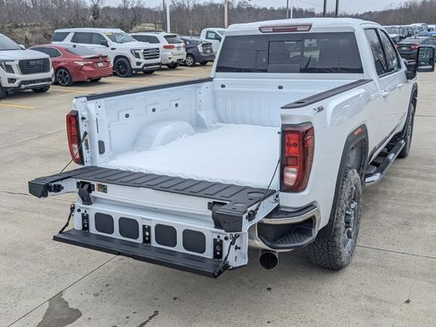 New 2026 GMC Sierra 2500 SLE w/ Preferred Package image 13