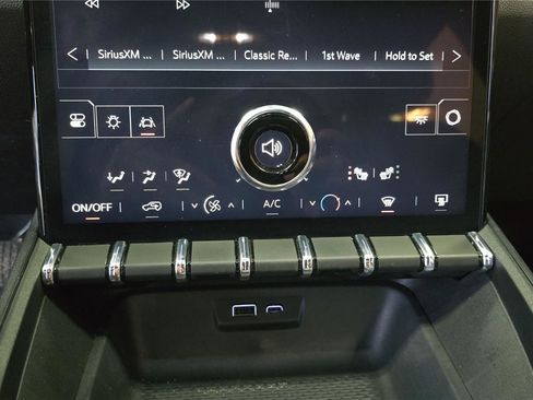 Used 2025 GMC Terrain Elevation image 18