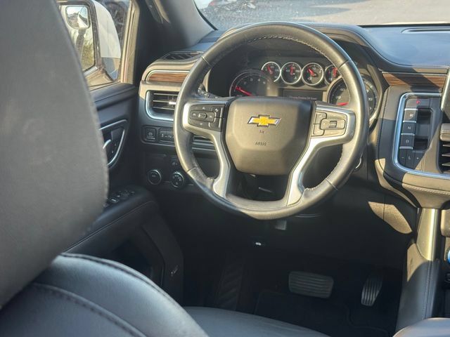 Used 2021 Chevrolet Suburban LT w/ Rear Media and Nav Package RWD image 24