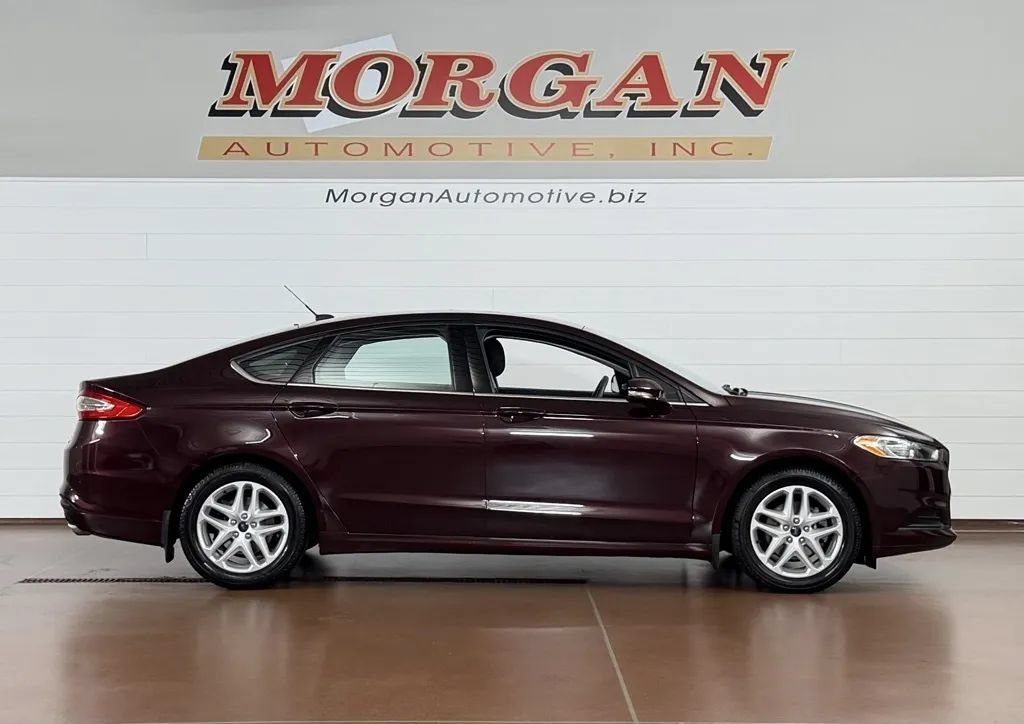 Used 2013 Ford Fusion SE FWD image 2
