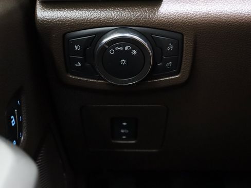 Used 2015 Ford F150 King Ranch w/ Equipment Group 601A Luxury AWD/4WD image 27