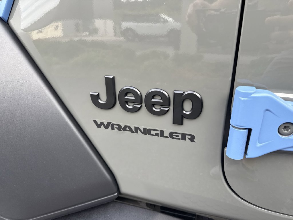 Used 2022 Jeep Wrangler Sport AWD/4WD image 6