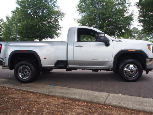 Used 2022 GMC Sierra 3500 SLE w/ SLE Convenience Package AWD/4WD image 9
