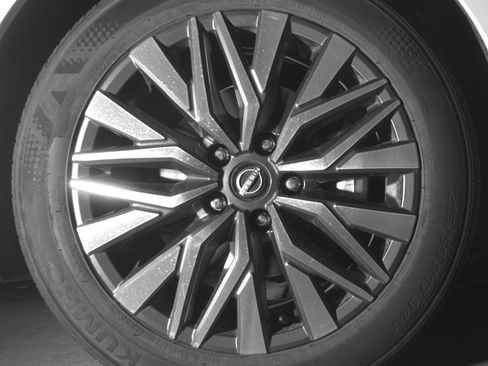 Used 2025 Nissan Altima 2.5 SV FWD image 13
