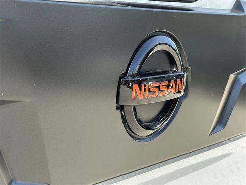 Used 2021 Nissan Titan PRO-4X w/ Pro-4x Convenience Package image 9