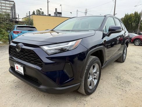 Certified 2025 Toyota RAV4 XLE AWD/4WD image 4