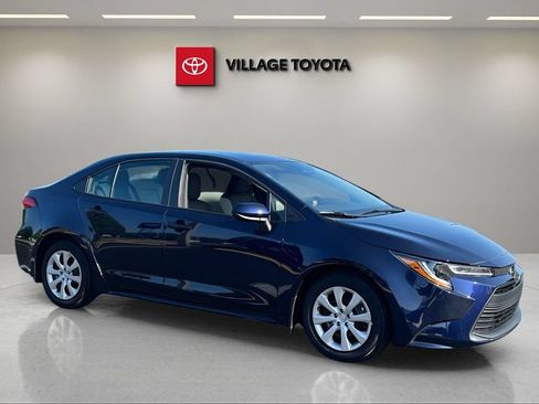 Certified 2025 Toyota Corolla LE FWD image 7