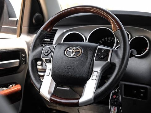 Used 2017 Toyota Sequoia Platinum AWD/4WD image 18