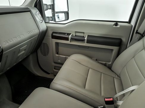 Used 2010 Ford F250 Lariat image 30