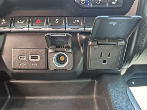 Used 2023 GMC Sierra 2500 AT4 w/ Snow Plow Prep/Camper Package image 31