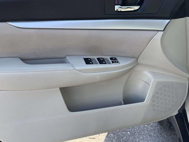 Used 2014 Subaru Outback 2.5i AWD/4WD image 14