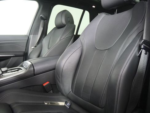 Certified 2022 BMW X5 sDrive40i w/ Premium Package image 10